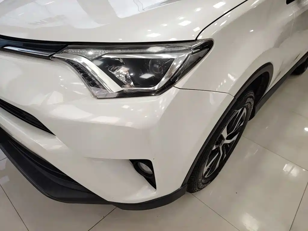 Toyota RAV4 — миниатюра 24