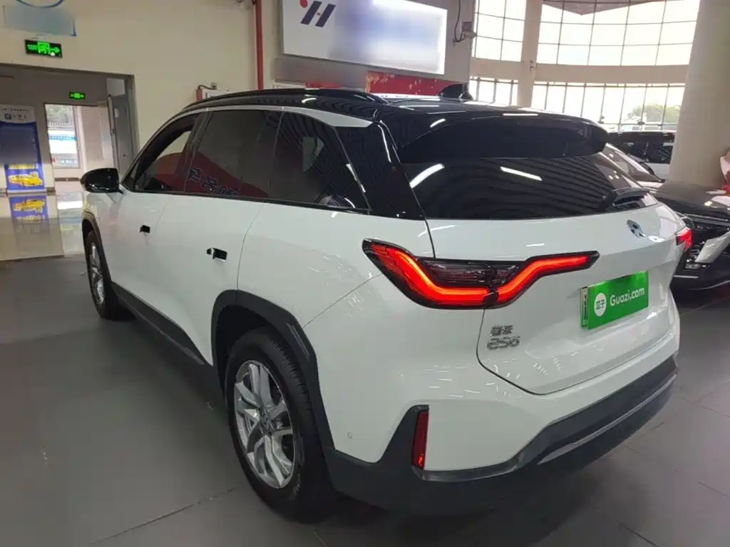 NIO ES6 — миниатюра 5