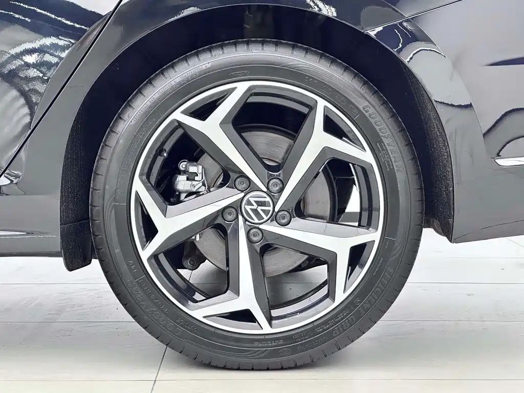 Volkswagen Passat — миниатюра 10