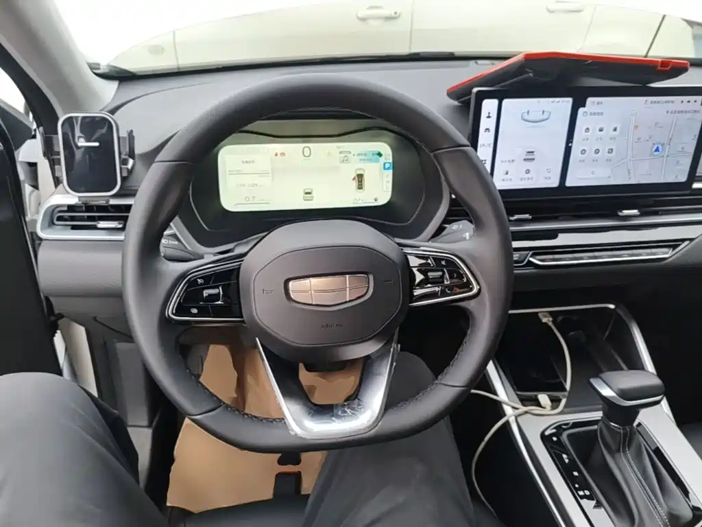 Geely Emgrand — миниатюра 11