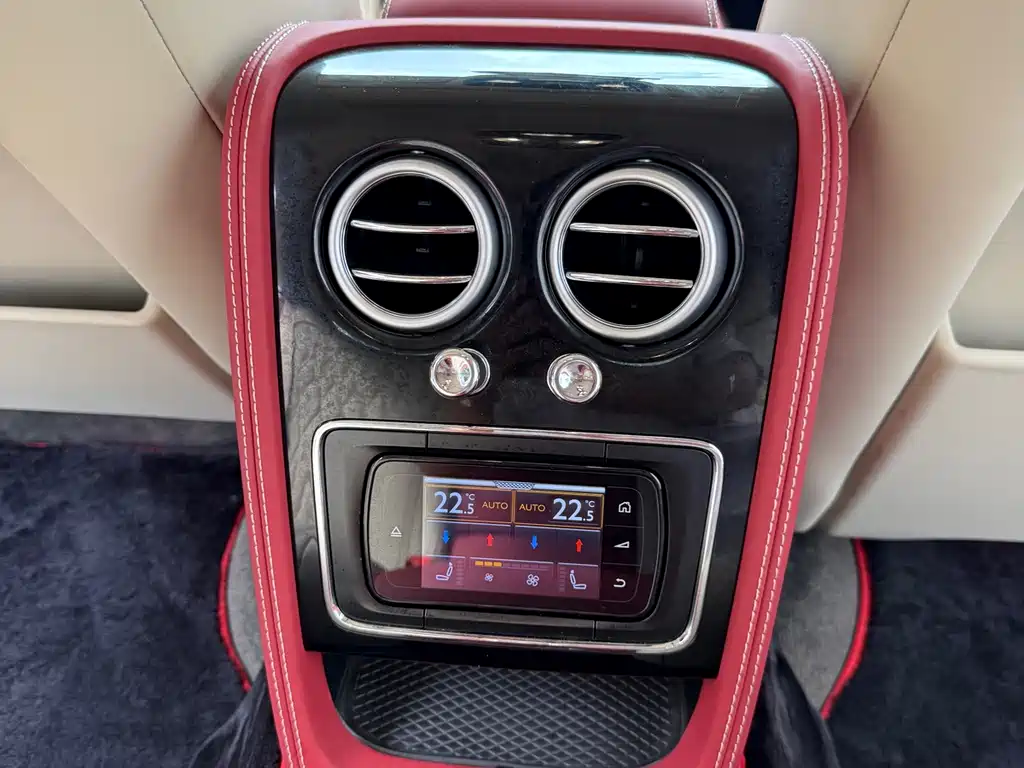 Bentley Flying Spur — миниатюра 18