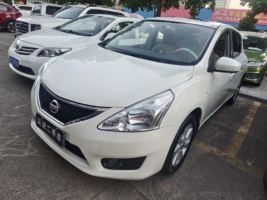 Nissan Tiida