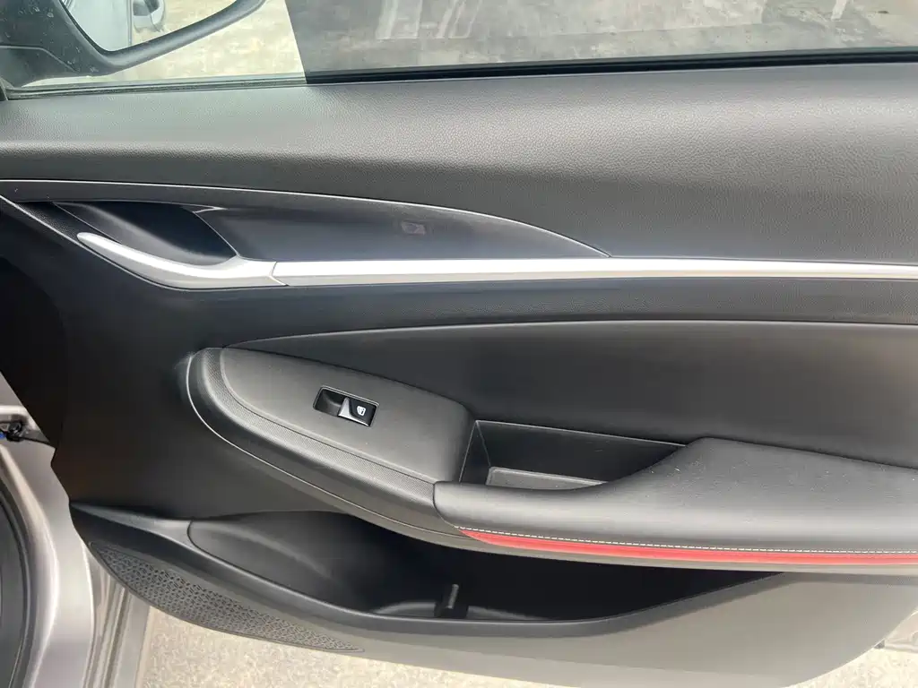 Changan Eado — миниатюра 8