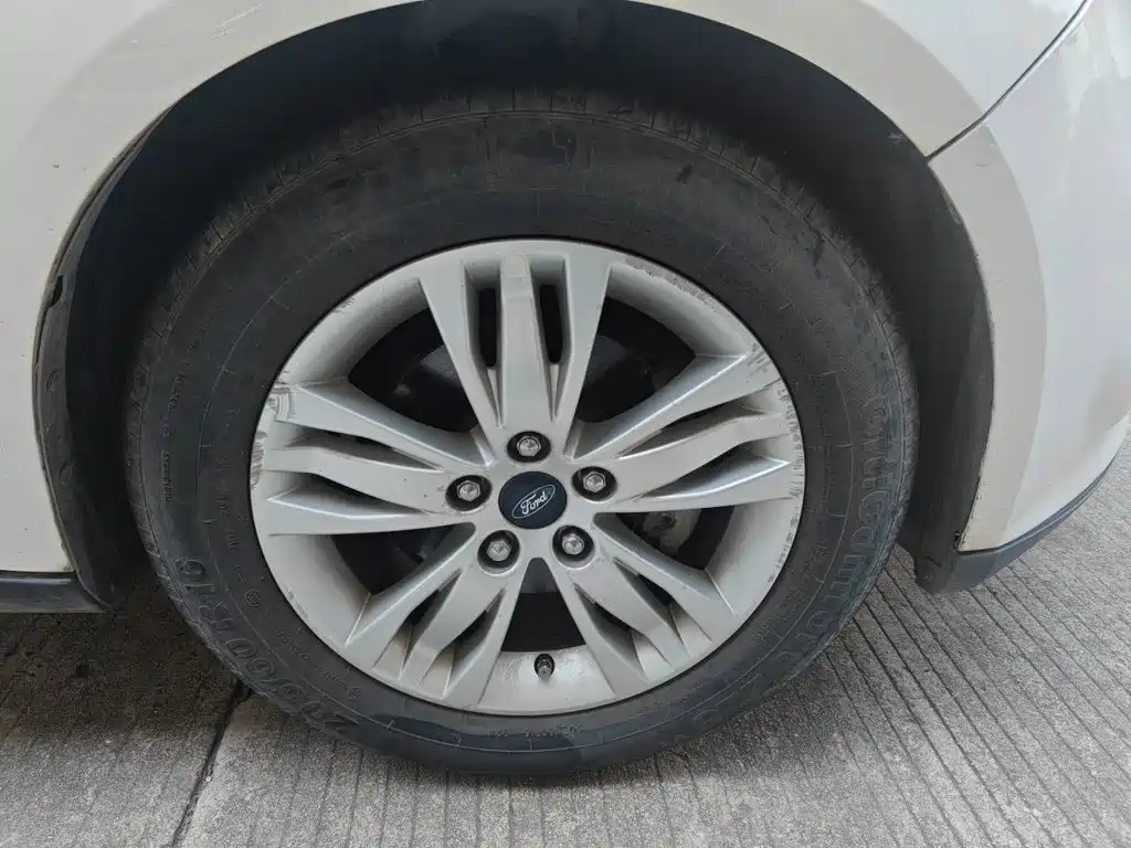 Ford Focus — миниатюра 8
