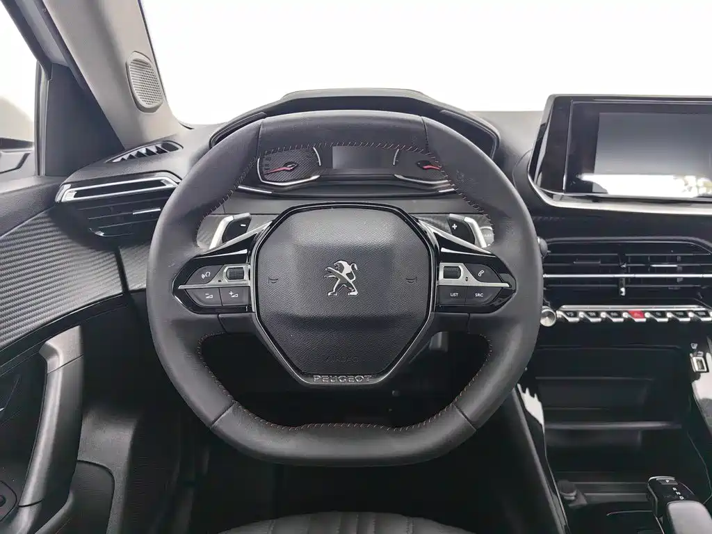 Peugeot 2008 — миниатюра 11