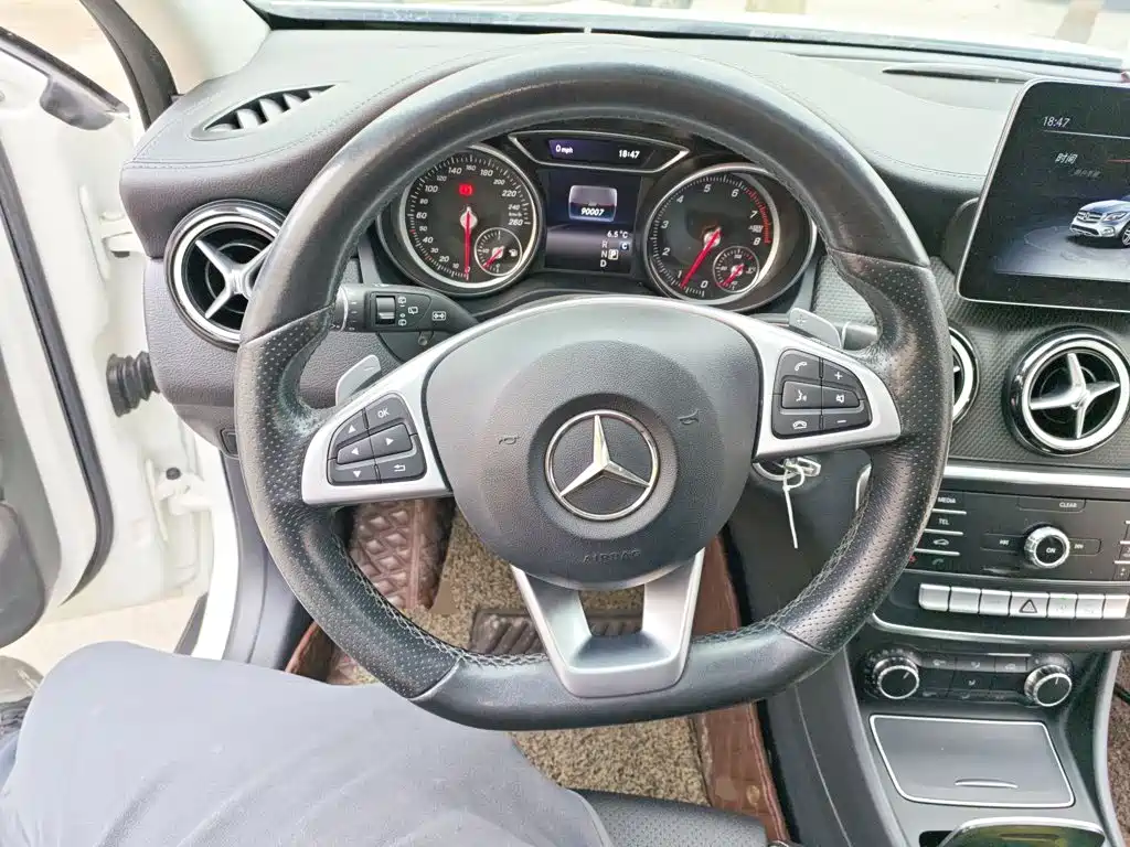 Mercedes-Benz GLA — миниатюра 7