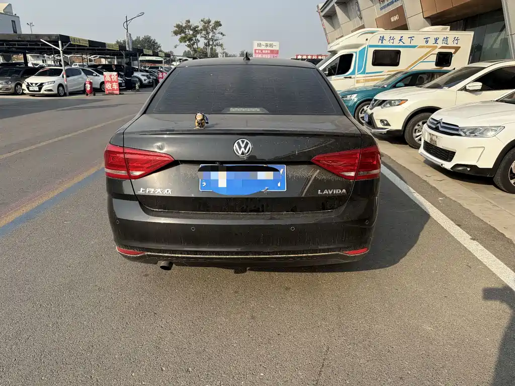 Volkswagen Lavida — миниатюра 6