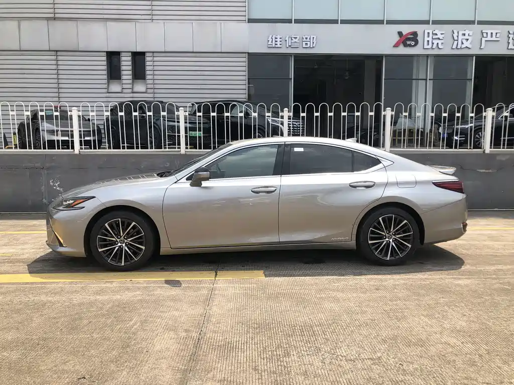 Lexus ES — миниатюра 8