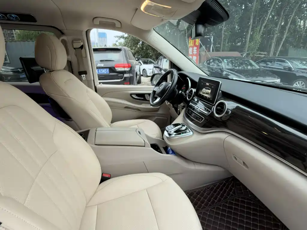 Mercedes-Benz V-Class — миниатюра 7