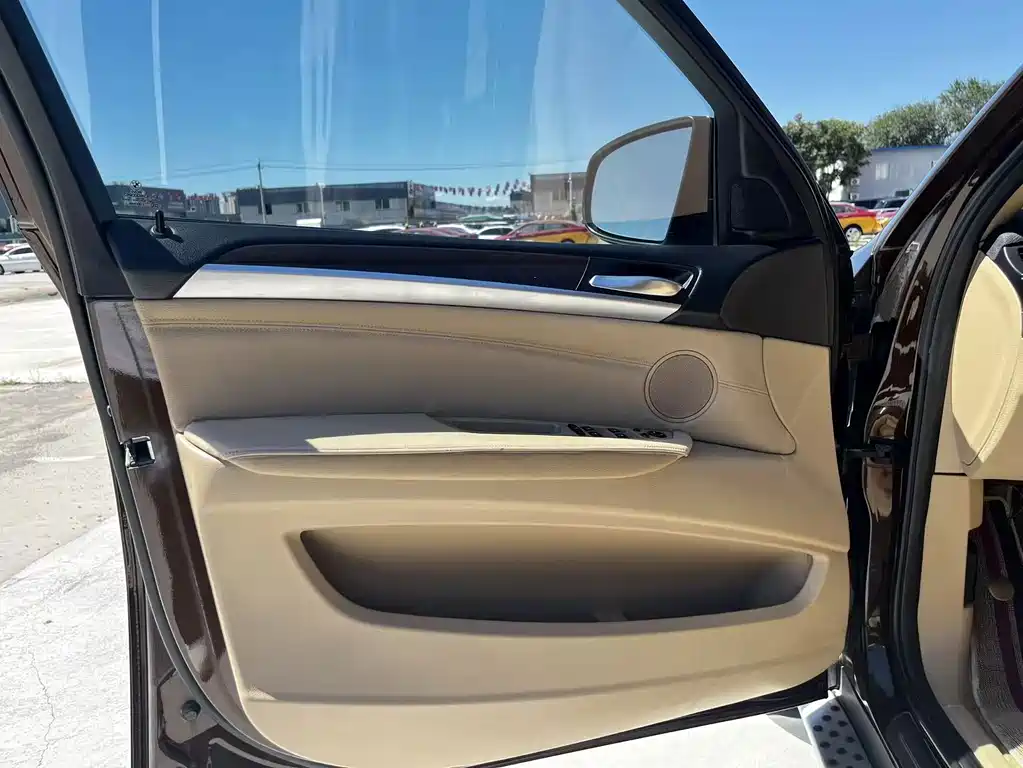 BMW X6 — миниатюра 16