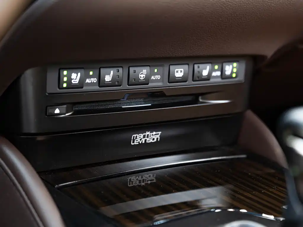 Lexus ES — миниатюра 16