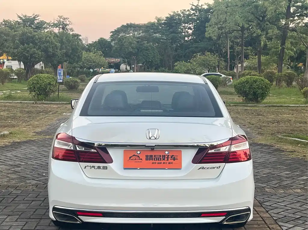 Honda Accord — миниатюра 17