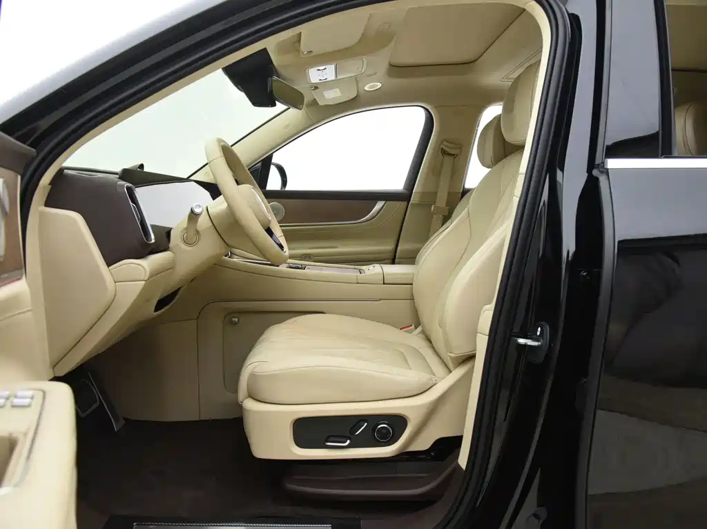 AITO ASK THE WORLD M9