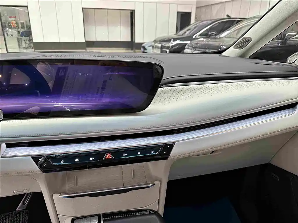 Buick GL8 Hybrid — миниатюра 9