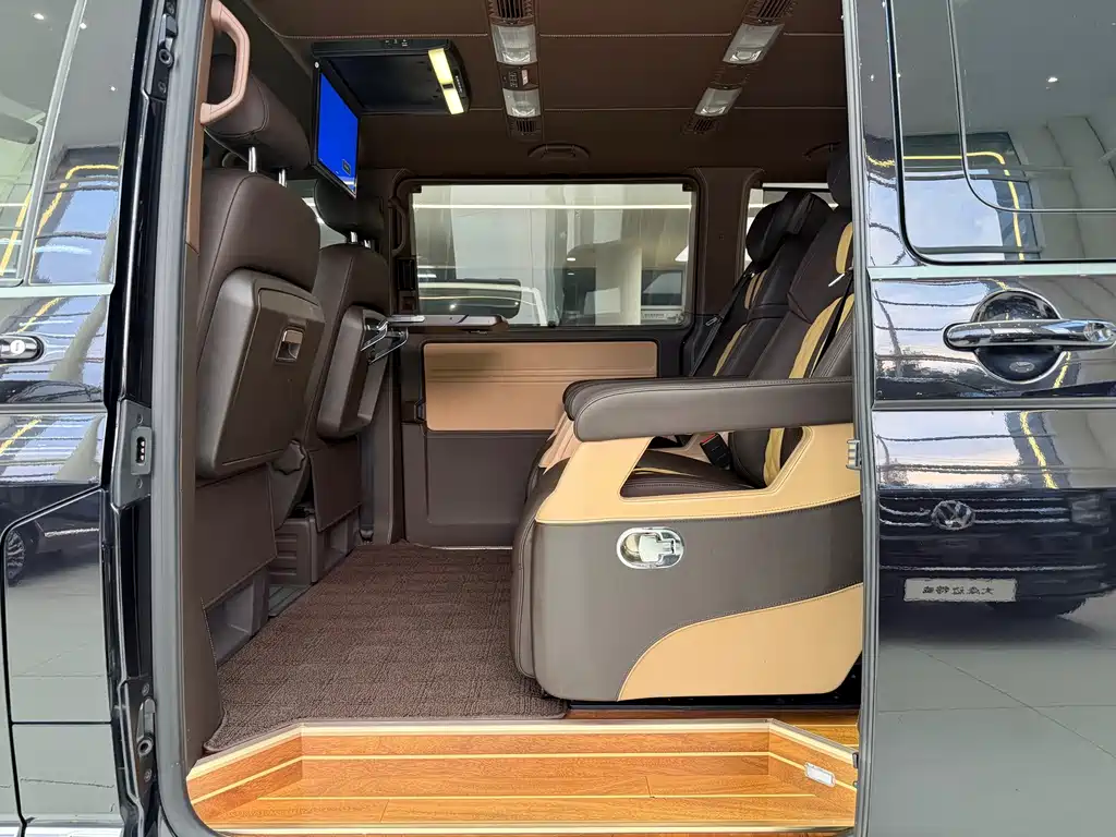 Volkswagen Caravelle — миниатюра 18