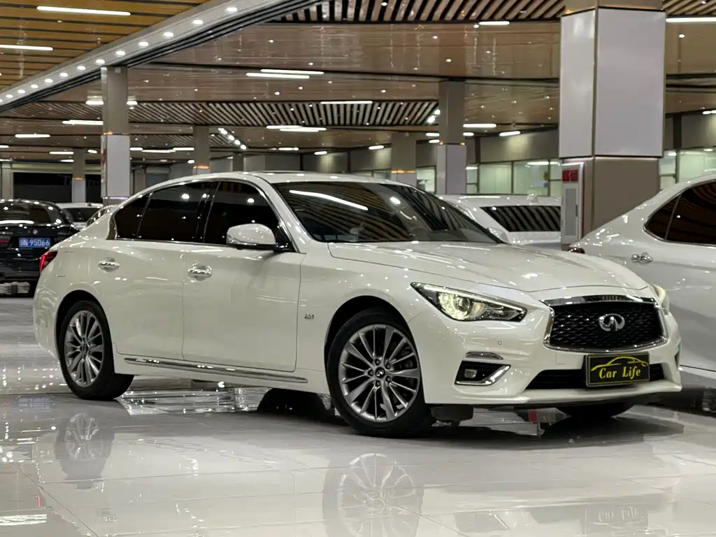 INFINITI Q50L