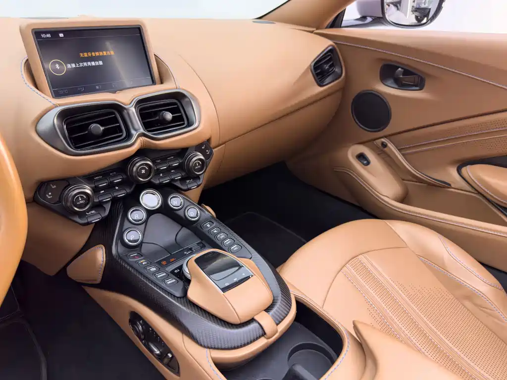 Aston Martin V8 Vantage — миниатюра 23