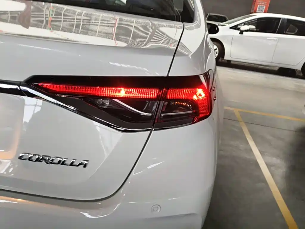 Toyota Corolla — миниатюра 8