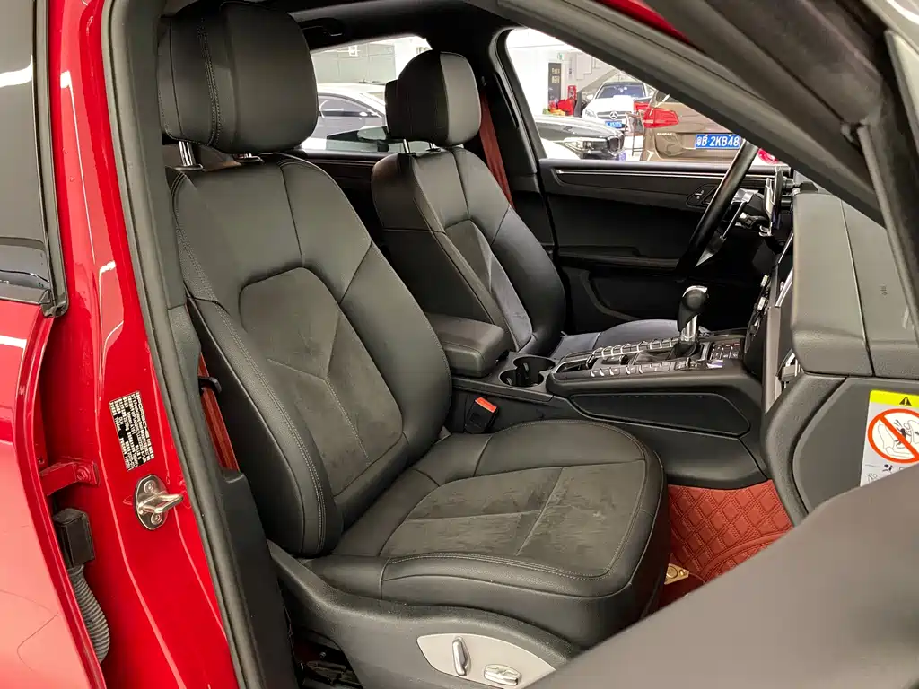 Porsche Macan — миниатюра 14