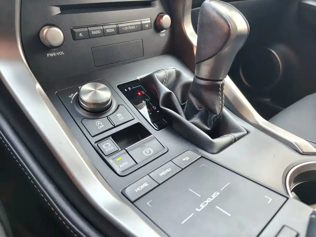 Lexus NX — миниатюра 4