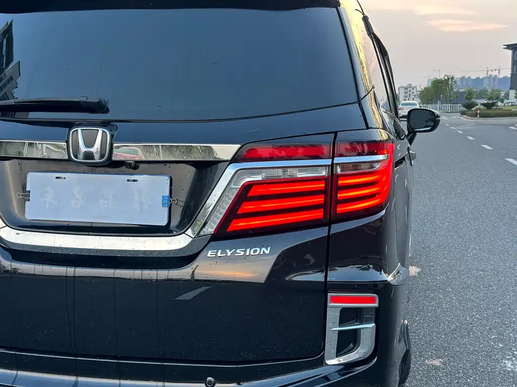 Honda Elysion — миниатюра 15
