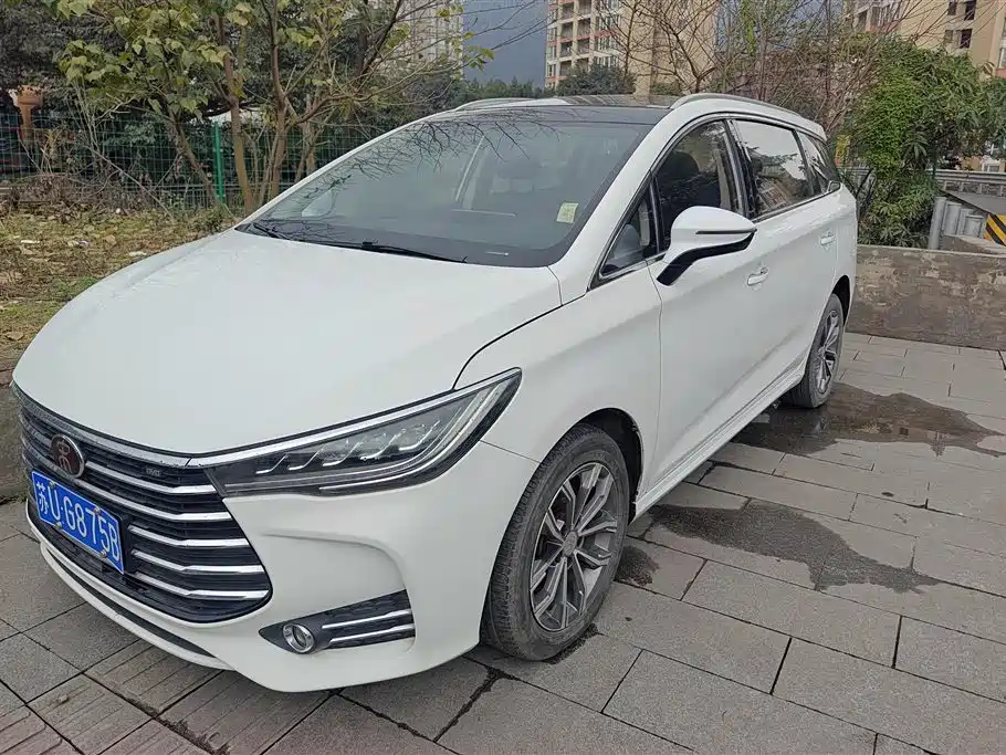 BYD SONG MAX