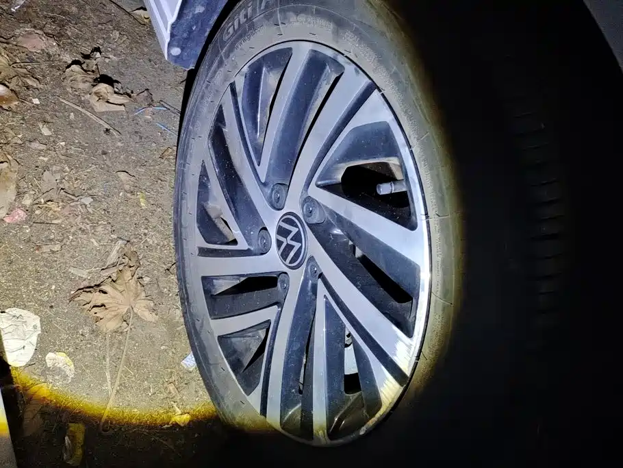 Volkswagen Lavida — миниатюра 6
