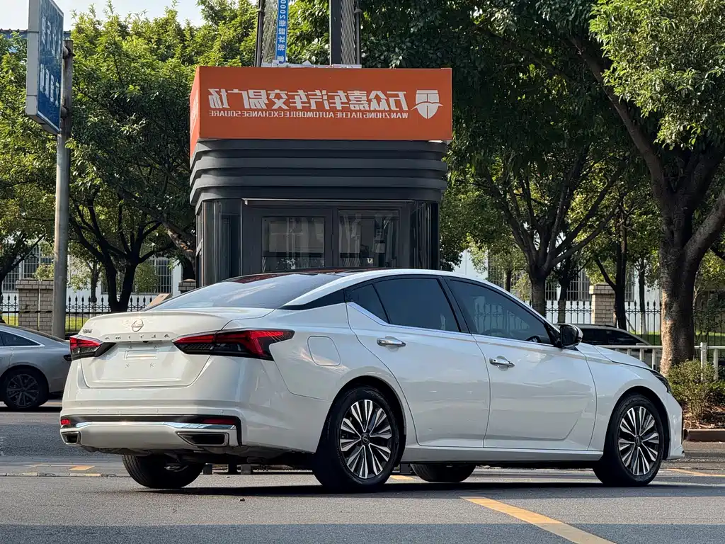 Nissan Teana — миниатюра 9