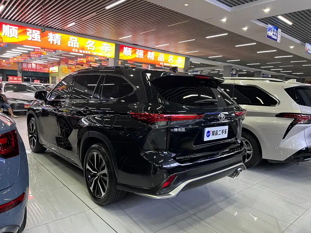 Toyota Crown Kluger — миниатюра 23