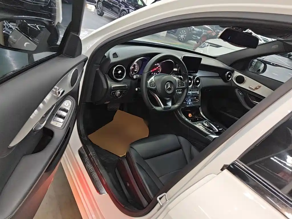 Mercedes-Benz C-Class — миниатюра 12