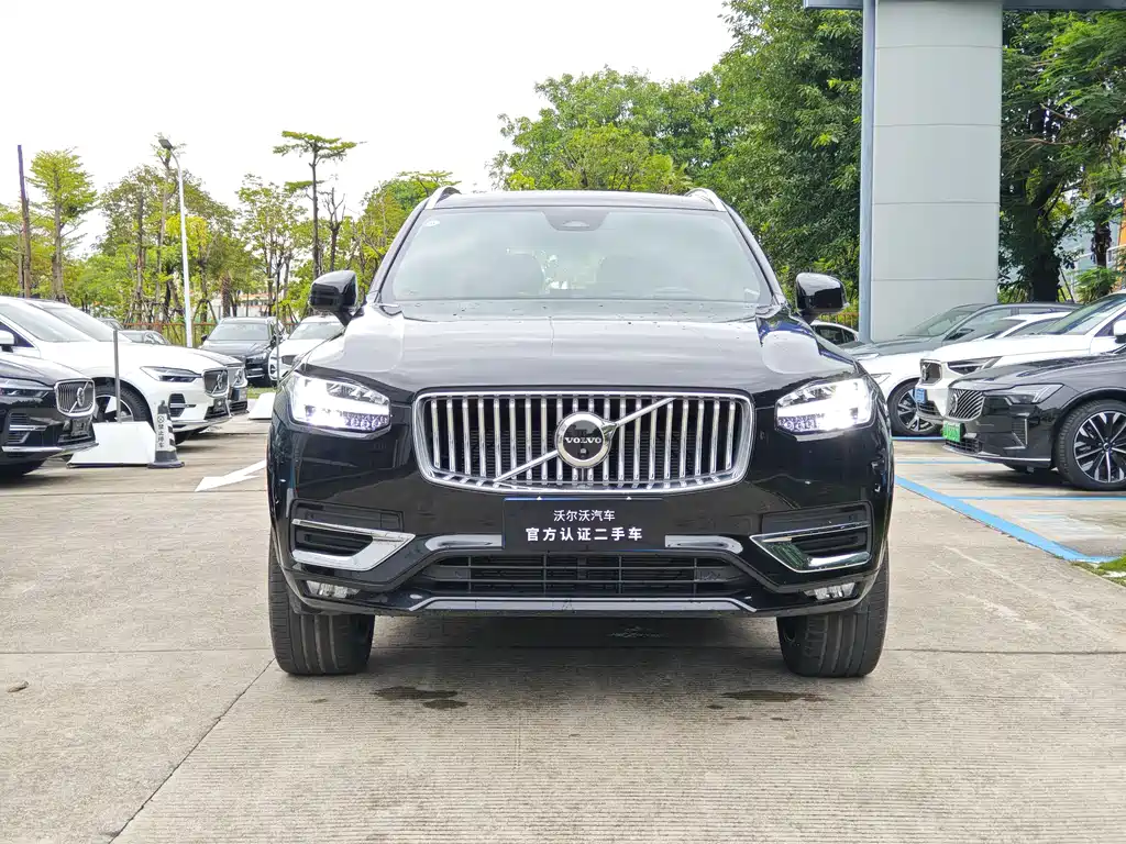 VOLVO  XC90
