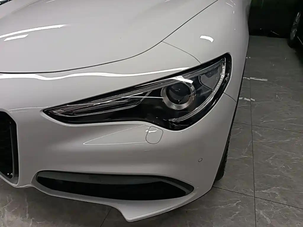 Alfa Romeo Stelvio — миниатюра 24