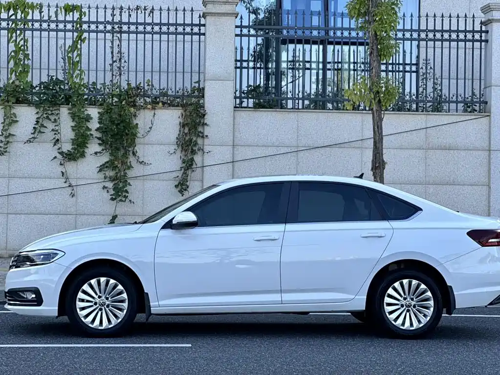 Volkswagen Lavida — миниатюра 6