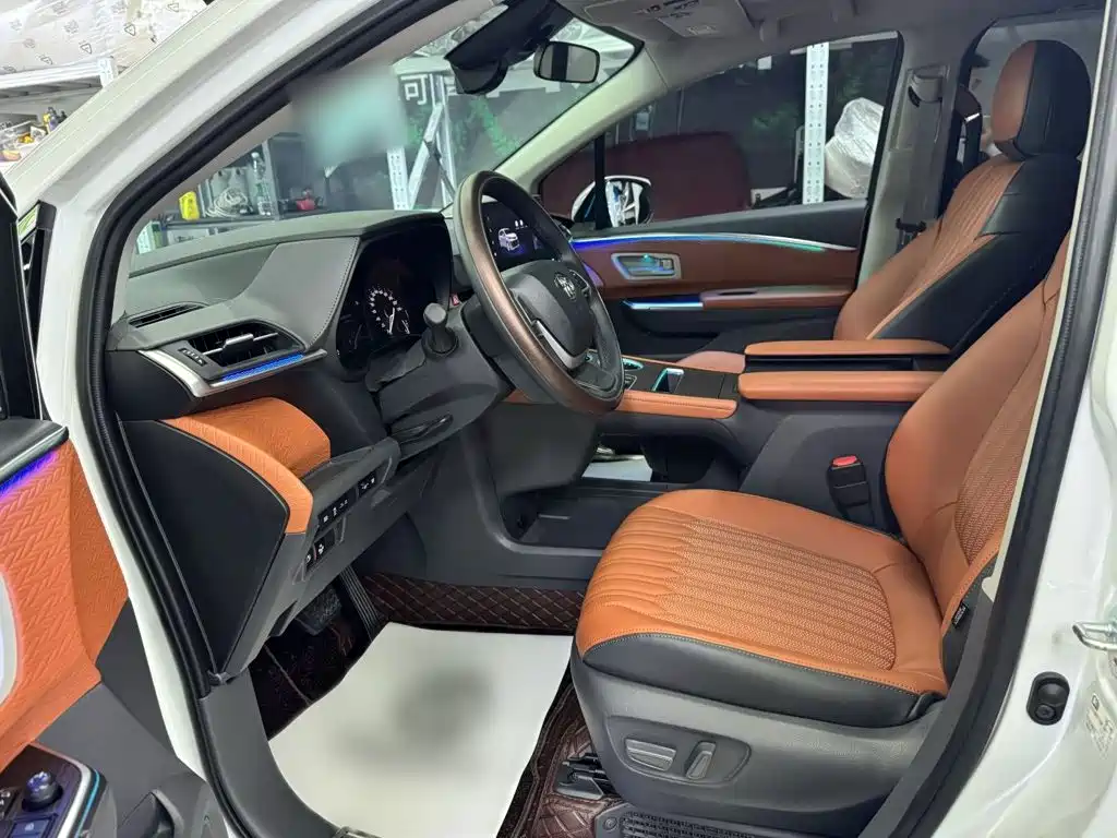 Toyota Sienna — миниатюра 21