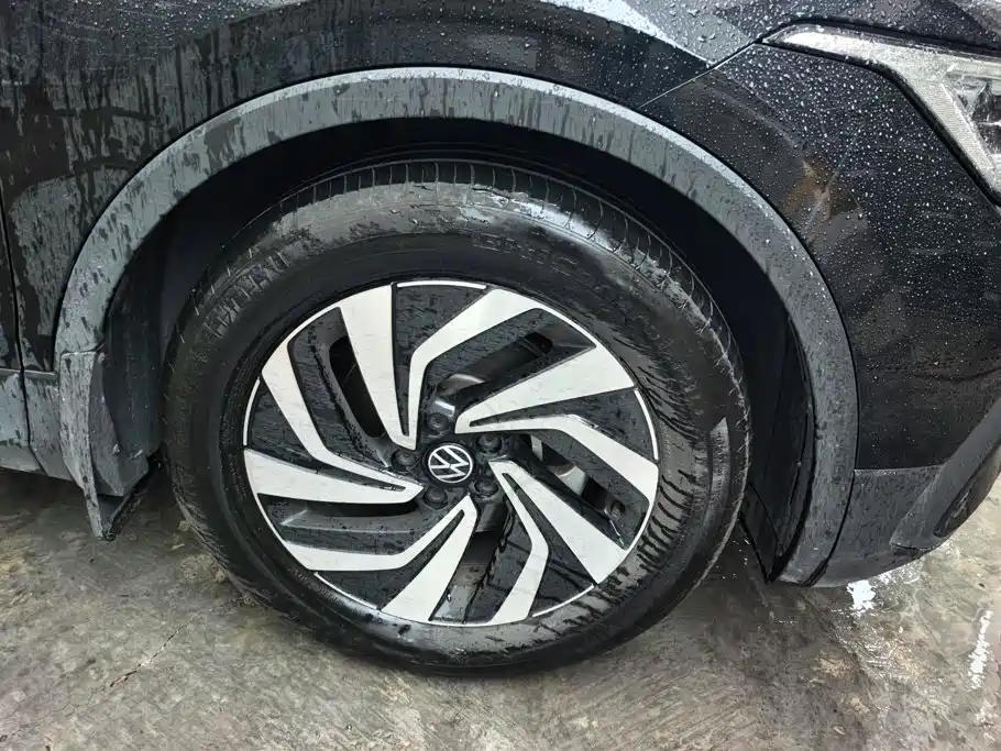 Volkswagen Tiguan L — миниатюра 6