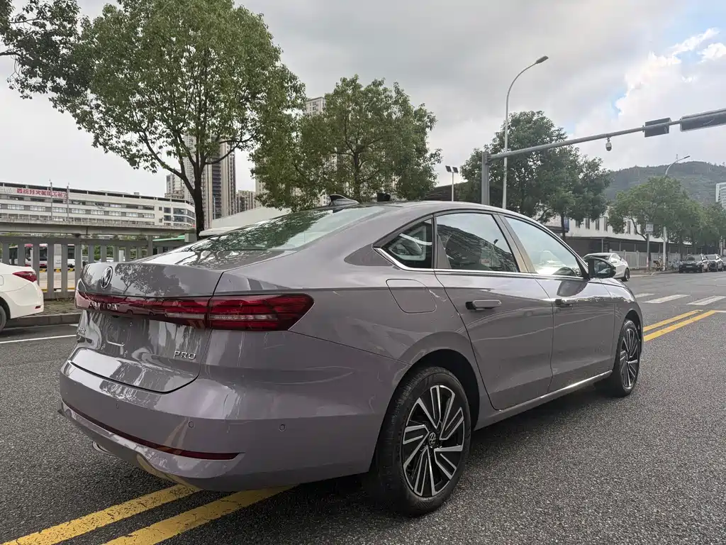 Volkswagen Lavida — миниатюра 4