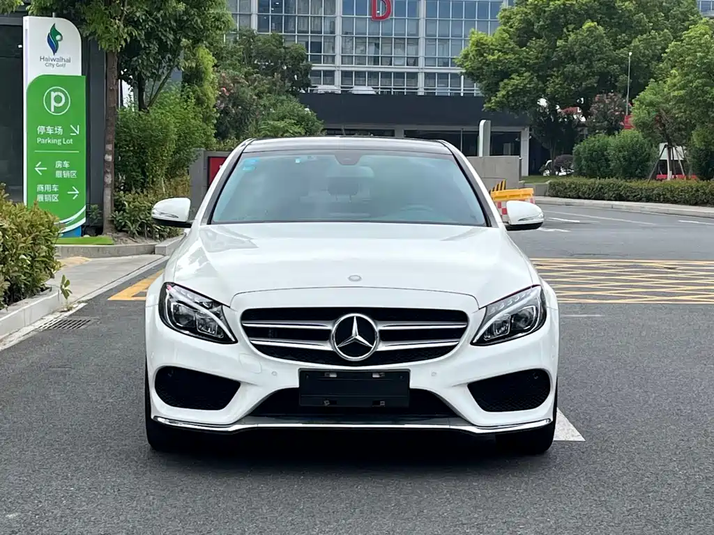 Mercedes-Benz C-Class — миниатюра 2