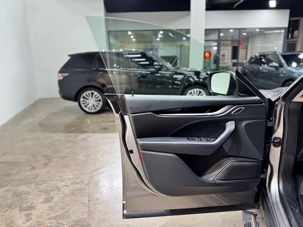 Maserati Levante — миниатюра 7