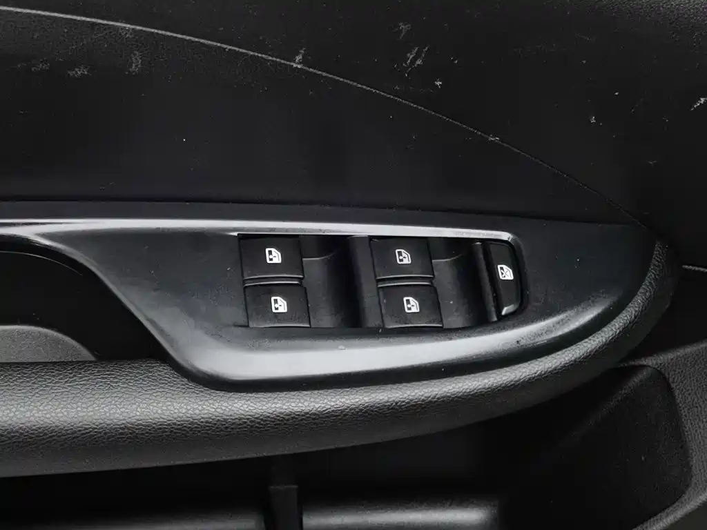 Buick Excelle — миниатюра 9