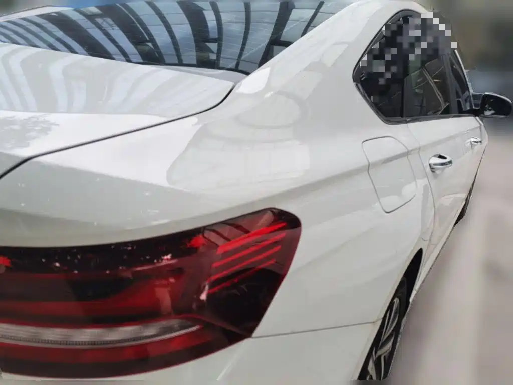 Volkswagen Lavida — миниатюра 6