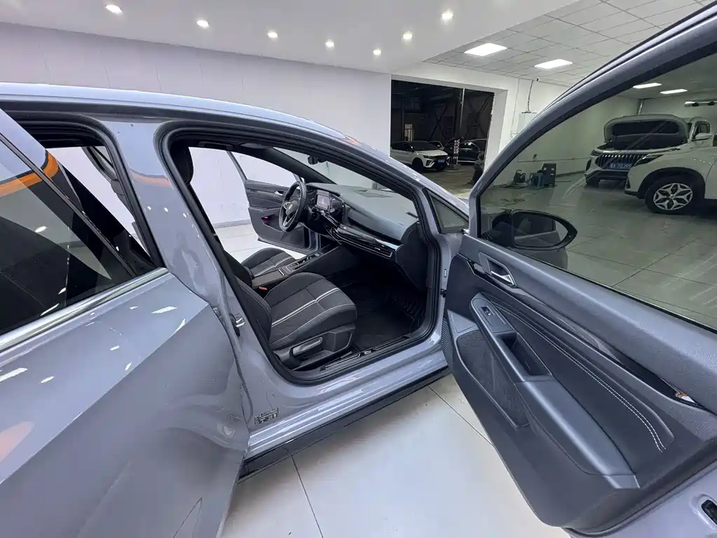 Volkswagen Golf — миниатюра 13