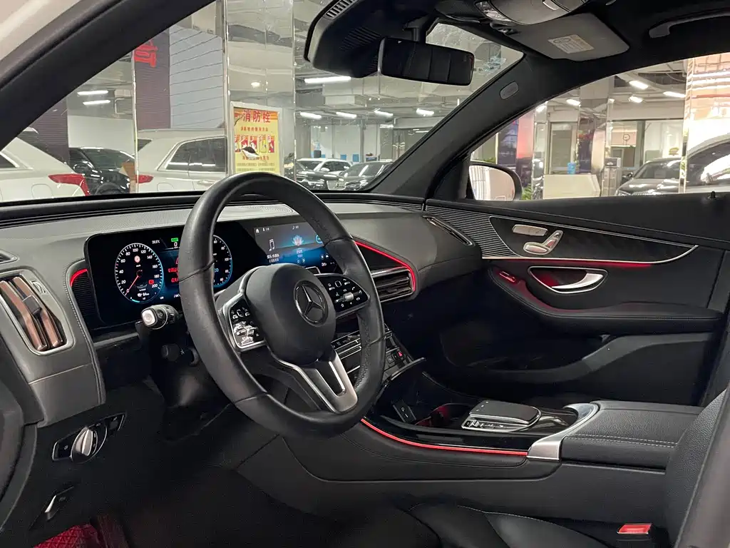 Mercedes-Benz EQC — миниатюра 7