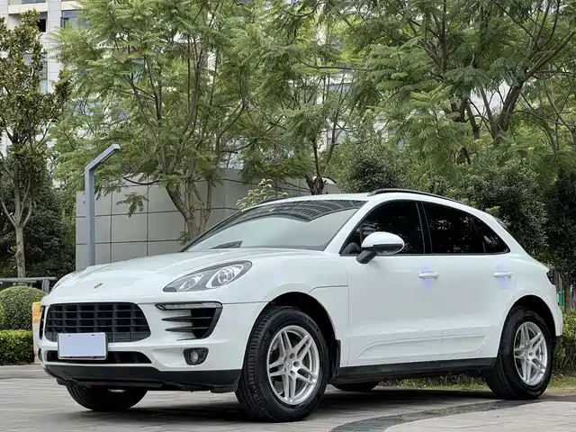 PORSCHE MACAN 2018