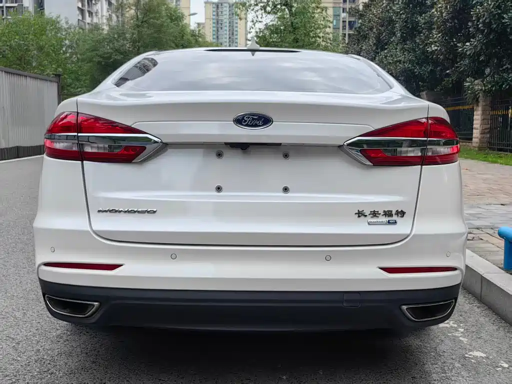 Ford Mondeo — миниатюра 6