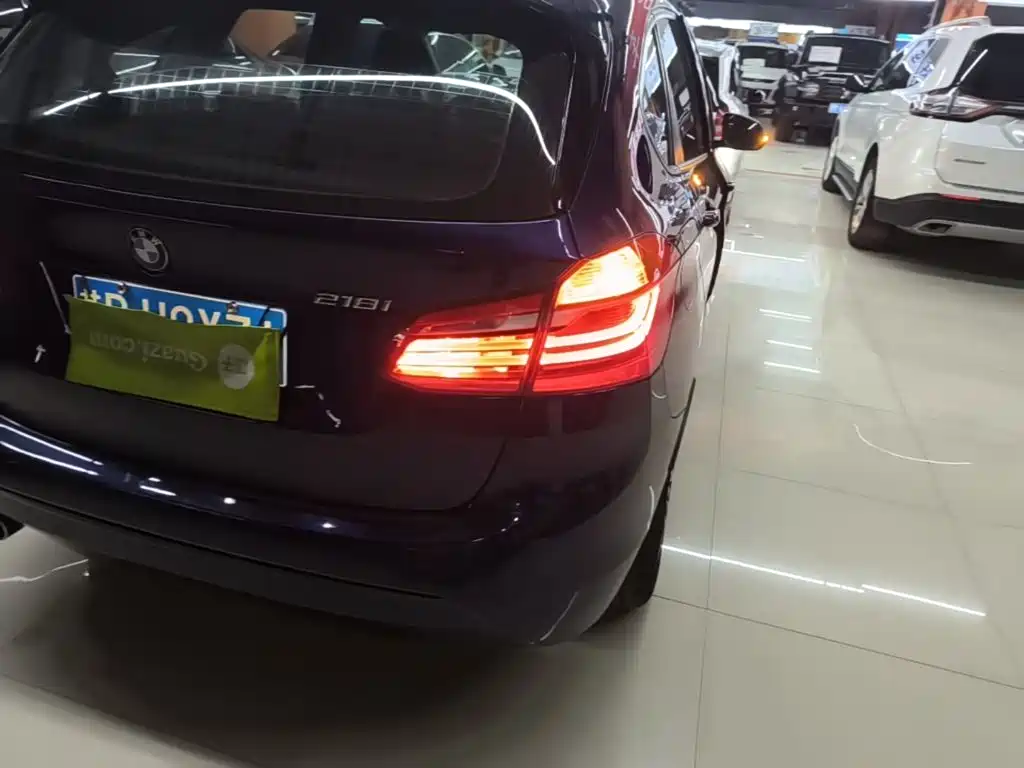 BMW 2 Series Active Tourer — миниатюра 8