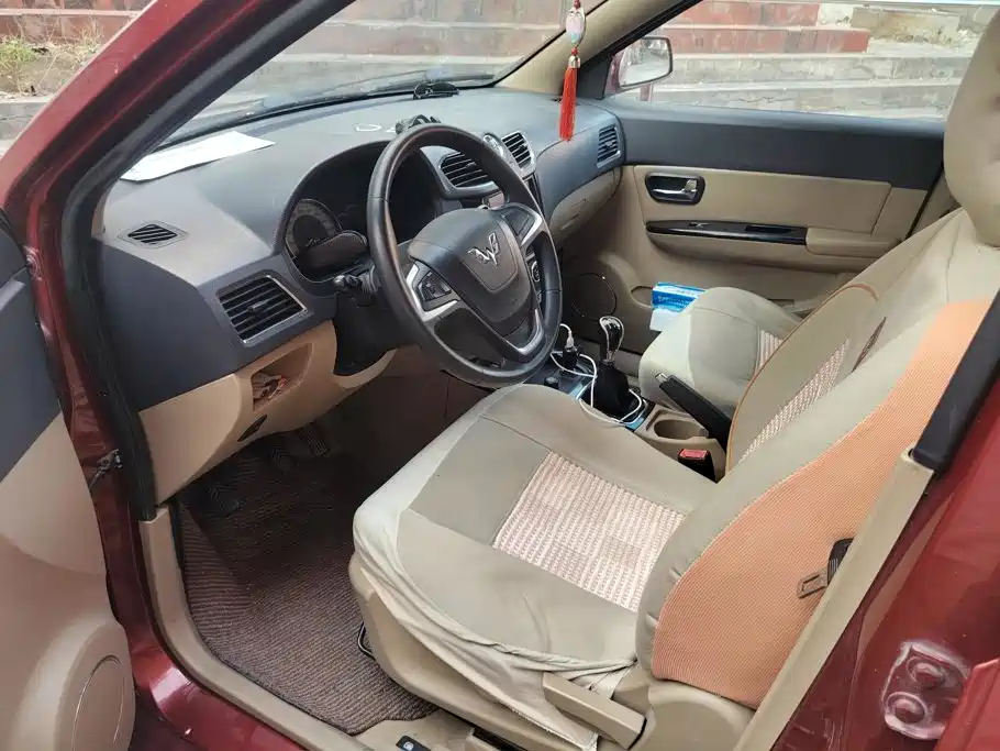 Wuling Hongguang — миниатюра 9