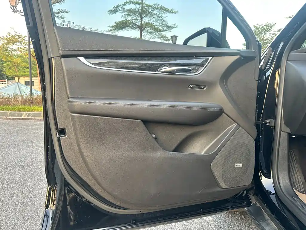 Cadillac XT5 — миниатюра 4