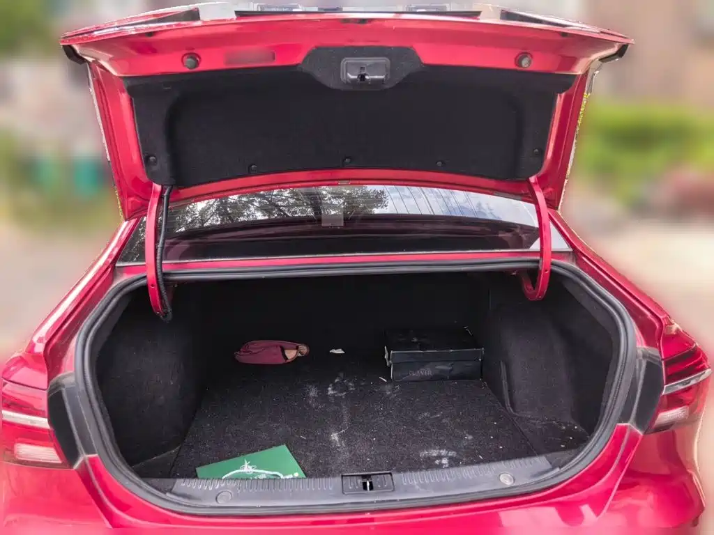 Roewe i6 Classic — миниатюра 15