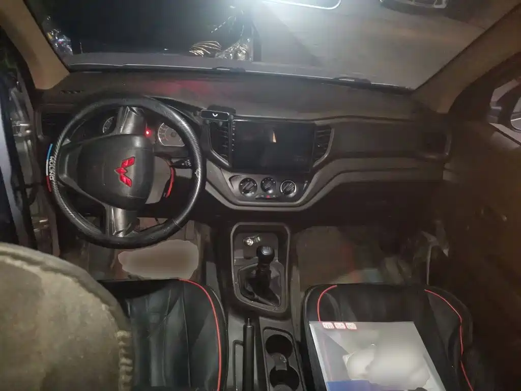 Wuling Hongguang V — миниатюра 13
