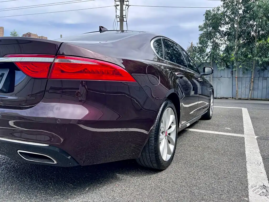 Jaguar XFL — миниатюра 8